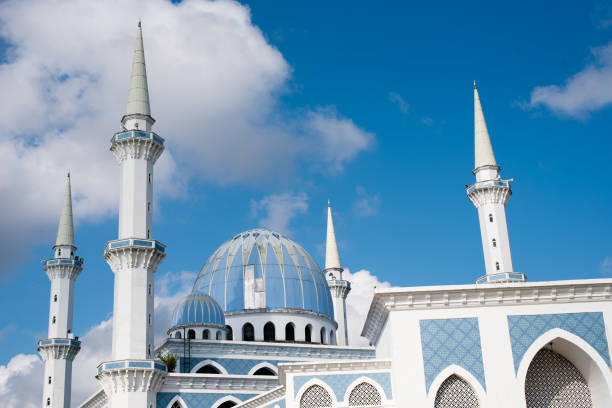 istock Beautiful Mosque With Blue Dome And Minaret 1401490280