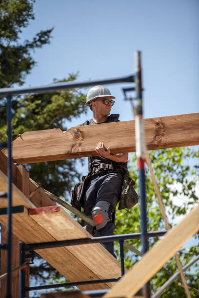 istock Men building and eco house 1401512413