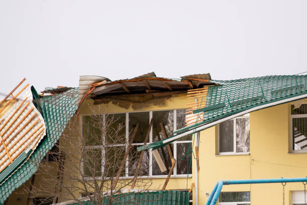 istock Damaged roof of a building 1401512663