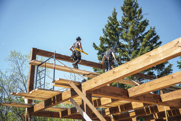 istock Men building and eco house 1401512730