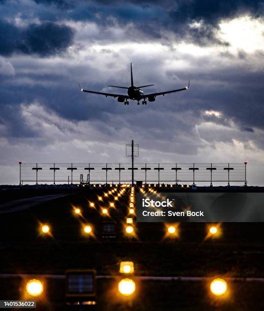 Flughafen Berlinbrandenburg Stock Photo - Download Image Now - Airport Berlin-Brandenburg International Willy Brandt, Landing Light, Airfield