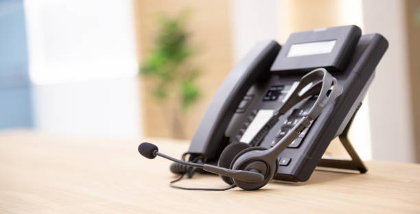 suporte à comunicação, call center e help desk de atendimento ao cliente.para conceito de call center - cut up audio - fotografias e filmes do acervo