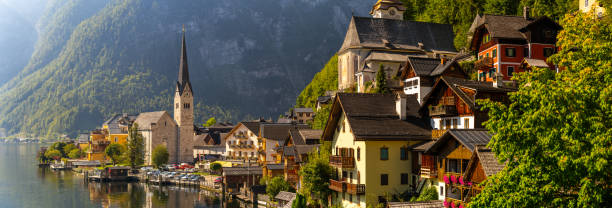 panorama haute résolution du lac de hallstatt en autriche - upper austria photos et images de collection