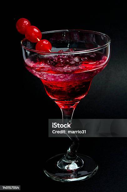 Photo libre de droit de Cosmopolitan Martini banque d'images et plus d'images libres de droit de Alcool - Alcool, Aliment en portion, Bar