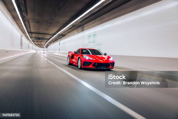 Stock fotografie Corvette C8 – stáhnout obrázek nyní - Sportovní automobil, Řízení auta - Přesun motorového vozidla, Město