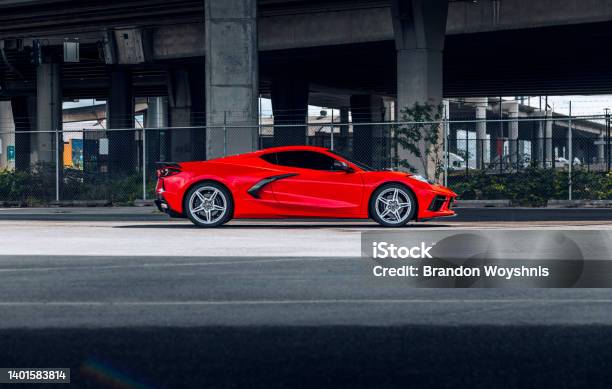 Stock fotografie Corvette C8 – stáhnout obrázek nyní - Červená, Asfalt, Automobil - Motorové vozidlo