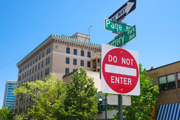 istock Asheville Cityscape 1401605946