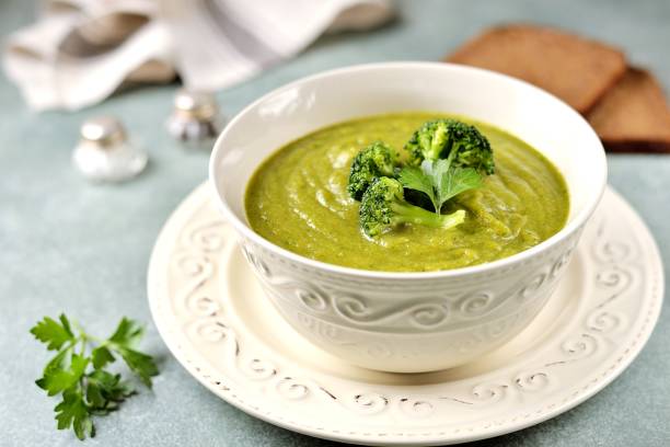 istock Healthy vegan creamy broccoli soup 1401616121