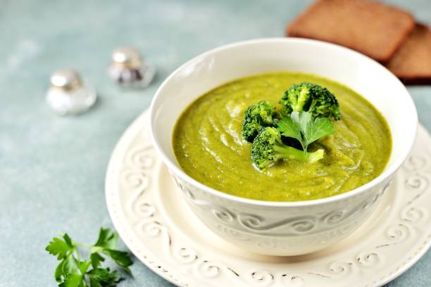 istock Healthy vegan creamy broccoli soup 1401616157