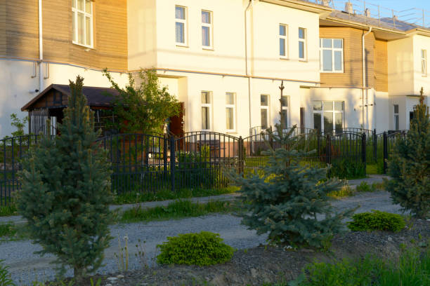 istock suburban village 1401622307