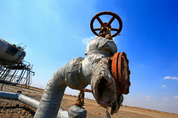 istock Oil pipes and valves 1401628225