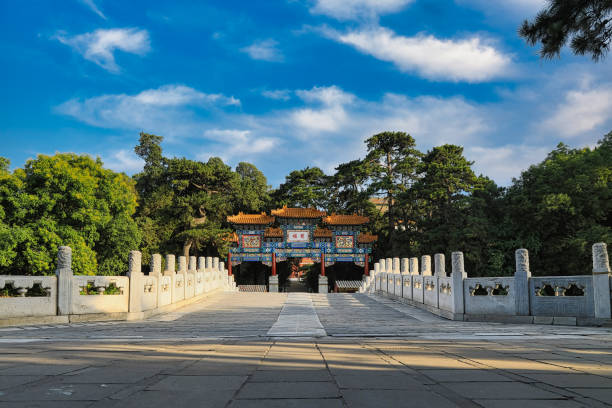istock Ancient building stone bridge and archway 1401632090