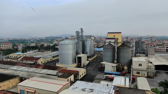 Industrial raw material storage tanks, refining towers