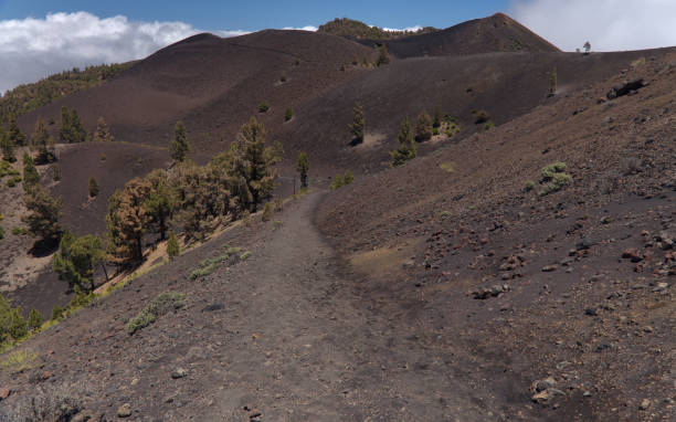 la palma, paesaggi lungo il famoso percorso escursionistico a lungo raggio ruta de los volcanes - la fuencaliente foto e immagini stock