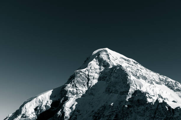 berg jungfrau - eiger stock-fotos und bilder