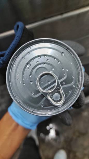 istock Wet can in the factory 1401728528