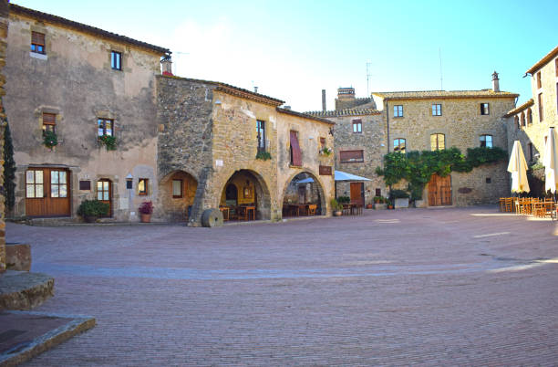 istock Streets of Monell, Girona Spain 1401744786