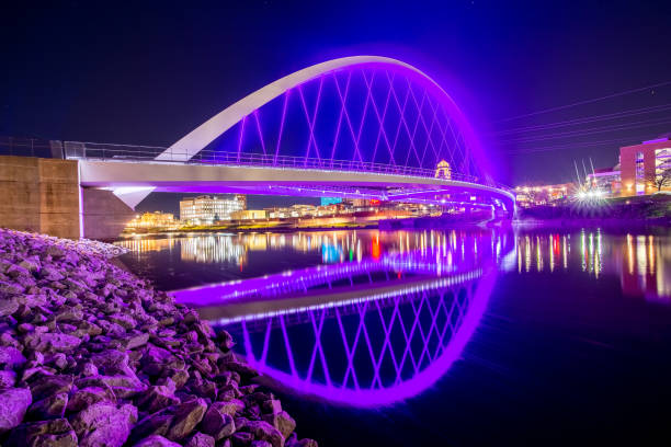 istock Des Moines Iowa skyline in USA 1401746362