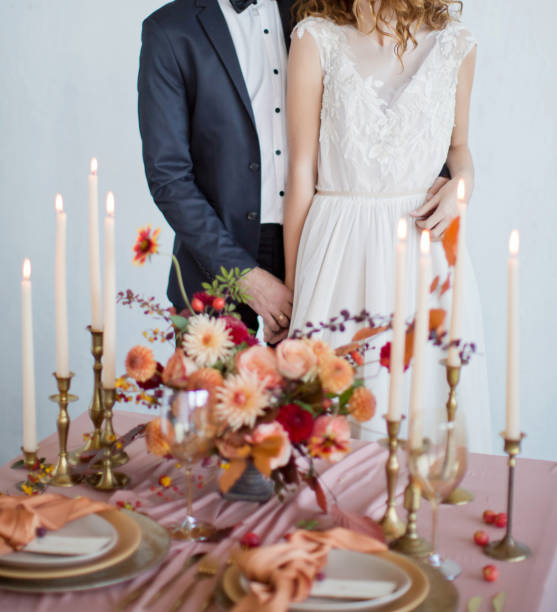 istock Autumn wedding, bride and groom dinner 1401773406
