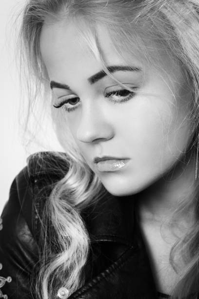 istock sad female portrait 1401775703