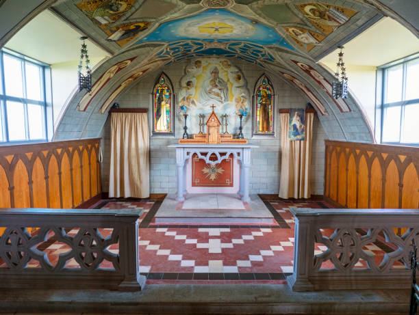 interior da capela italiana nas ilhas orkney, escócia - scotland orkney islands chapel italian culture - fotografias e filmes do acervo