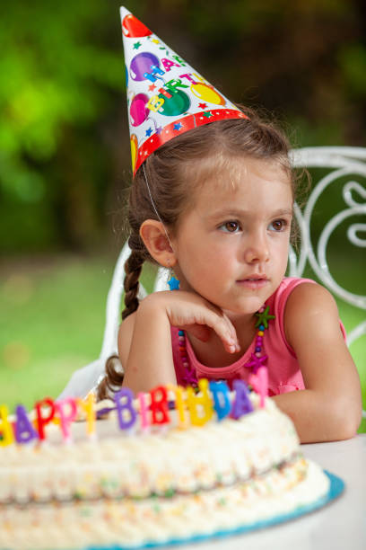 istock Beautiful birthday girl 1401922999