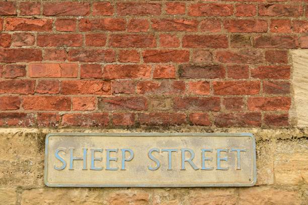 istock English Village 1401945755