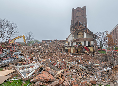 Church being demolished in downtown Duluth