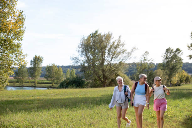 istock Friends In France 1401953340