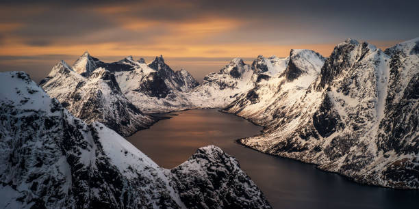 istock Kjerkfjorden among mountains 1401958313