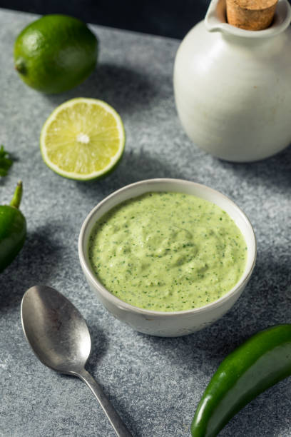 homemade peruvian aji verde sauce - molho verde imagens e fotografias de stock