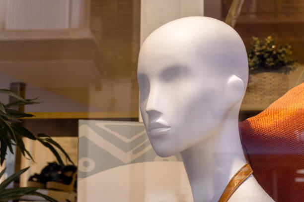istock head of a mannequin without expressions 1401965433