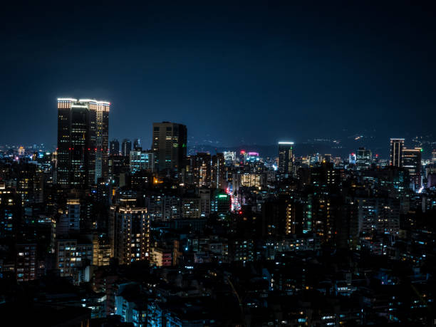 istock Evening view of downtown Taipei 1401968127