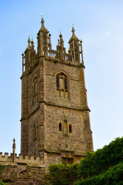 istock Old English Church 1401991714
