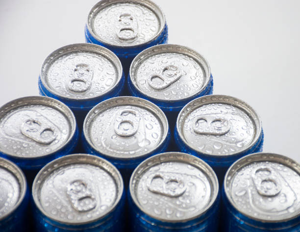 istock Wet beer can seal macrophoto 1402012531