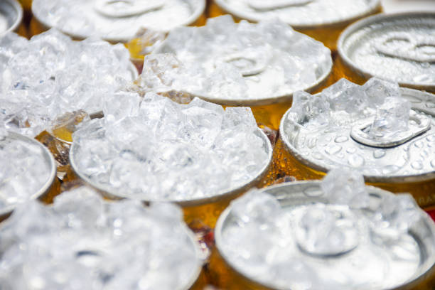 istock Wet beer can seal macrophoto 1402013289