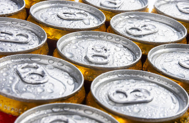 istock Wet beer can seal macrophoto 1402013393