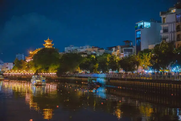 Attractive inner-city waterway tour on Nhieu Loc canal has become an attractive tourist product for tourists when coming to Ho Chi Minh City. Starting at the foot of Thi Nghe Bridge and ending at Phap Hoa Pagoda