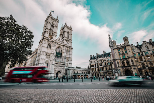 istock Church and traffic in London 1402058799