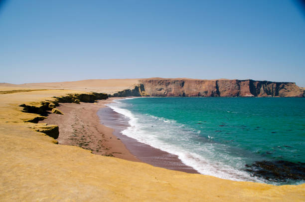 перу - car beach peru adventure стоковые фото и изображения