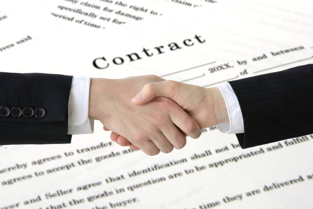 Businessmen shaking hands each other, completion fo contract images Businessmen shaking hands each other, completion fo contract images talking two people business talk business stock pictures, royalty-free photos & images