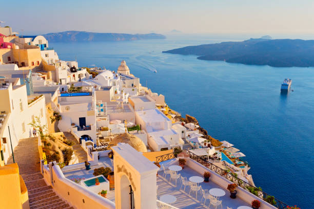 beautiful island of santorini, greece - travel scenics landscape observation point imagens e fotografias de stock