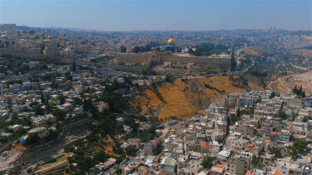 ラス・アル・アムドとシルワンの村、旧市街、空中 - the western wall wall east city ストックフォトと画像