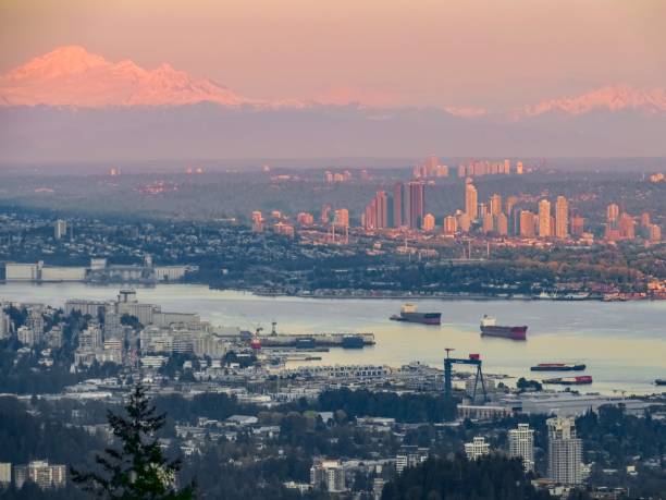 istock Mount Baker and Pink Skyline in Vancouver 1402178183
