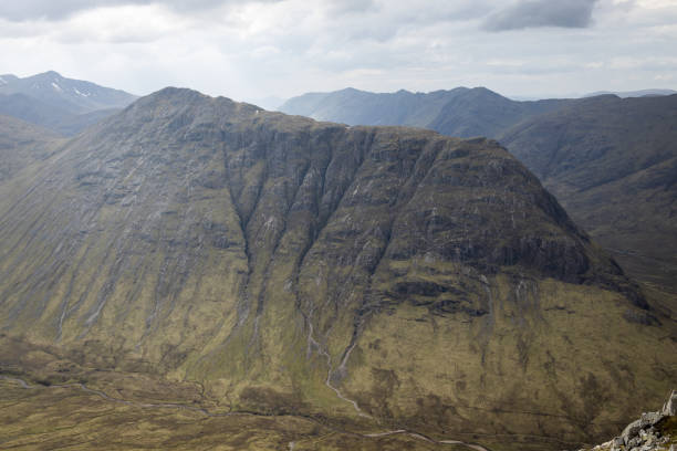 escursioni a buachaille etive mor a glencoe nelle highlands scozzesi - munros foto e immagini stock