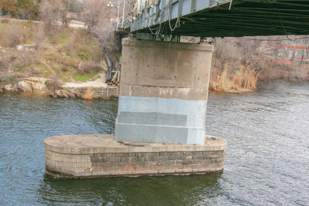 istock Structural elements of the old pedestrian bridge built in the USSR across the Dnieper River. 1402190409