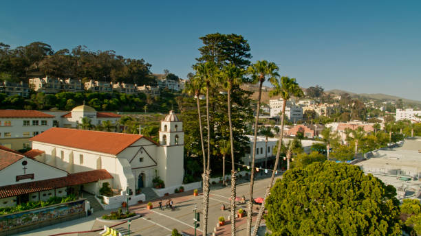 istock Main Street in Ventura, California 1402199614