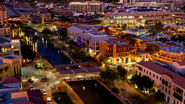 old town scottsdale, arizona - ripresa aerea - phoenix arizona scottsdale sunset foto e immagini stock