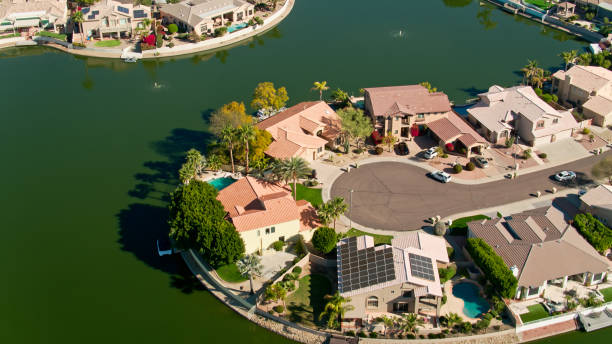 Cul-de-Sac on Artificial Lake in Glendale, AZ - Aerial