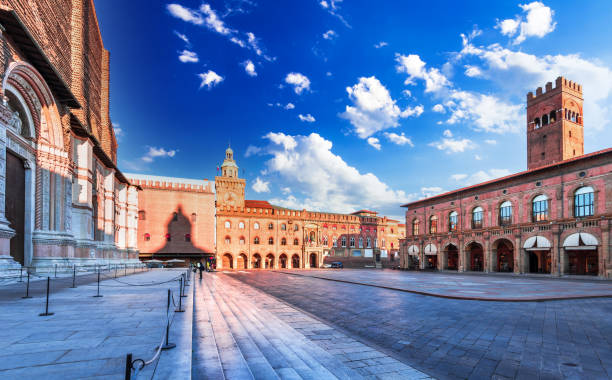 istock Bologna, Italy - Piazza Maggiore morning sunrise, Emilia-Romagna 1402238769